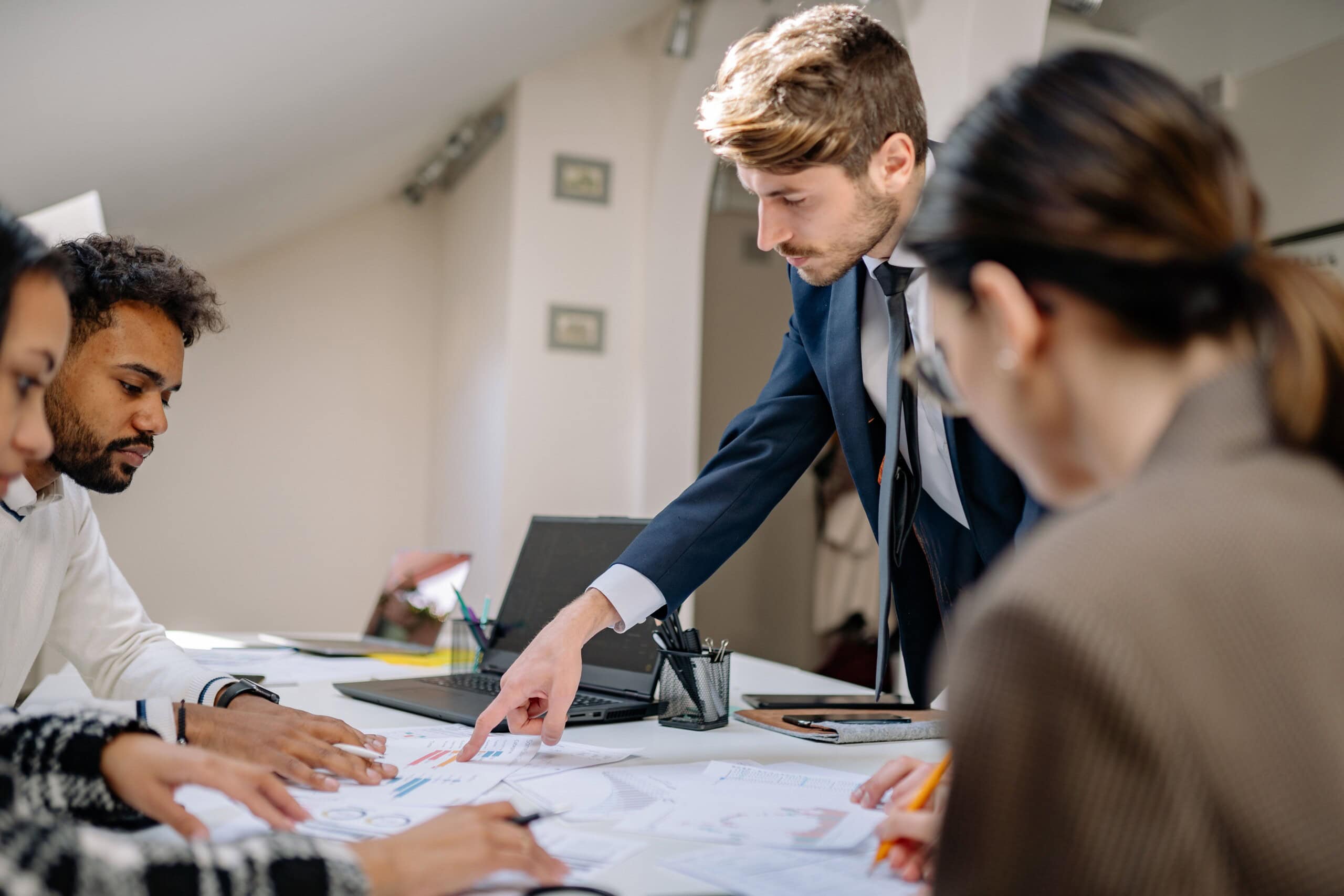 role ai Administration, Human Resources and Project Management